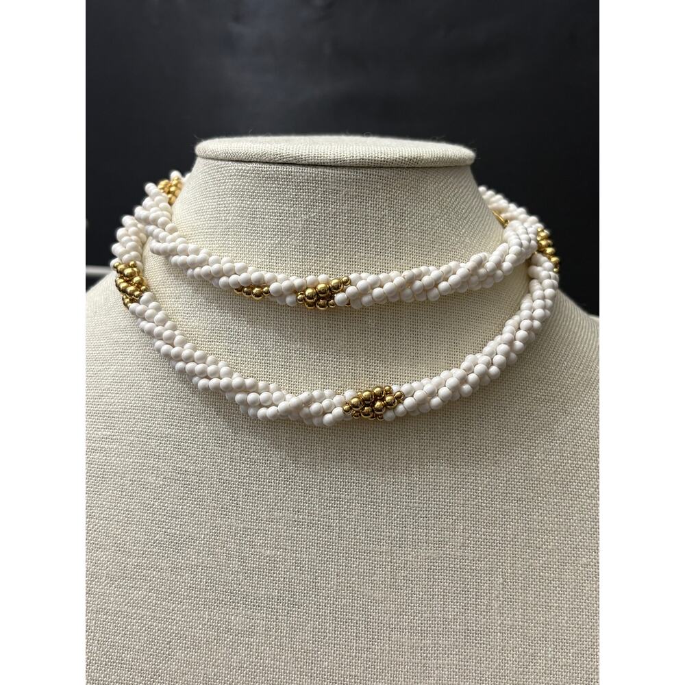 Vintage Napier White Single Strand Necklace